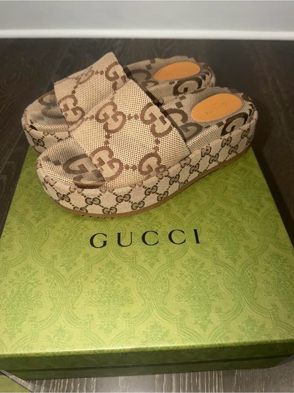 gucci slides - Picture 2 of 4